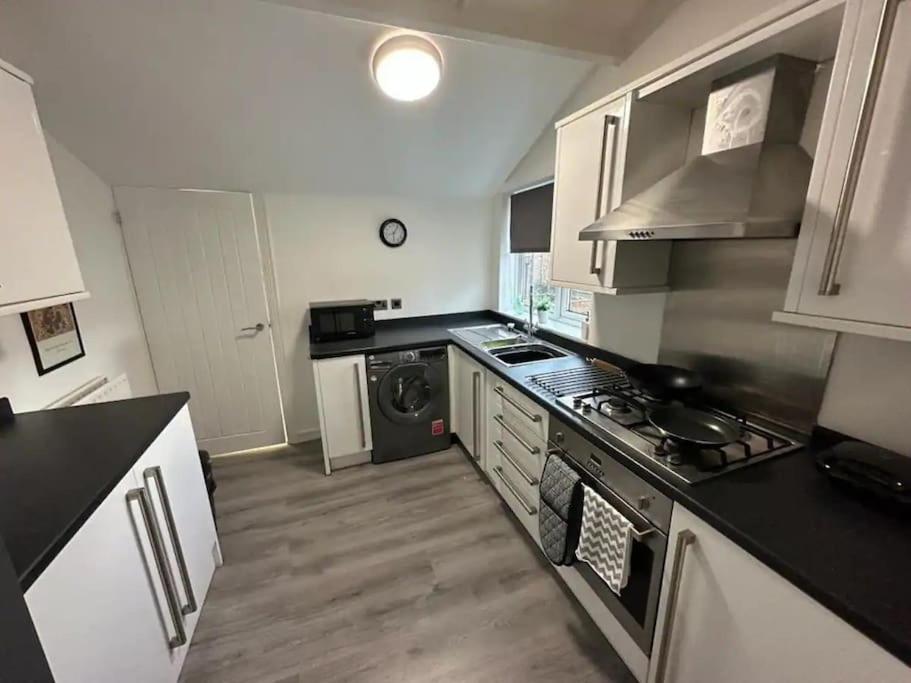 Blossom Holiday Lets - 3 Bed Bensham Apartment Gateshead Kültér fotó
