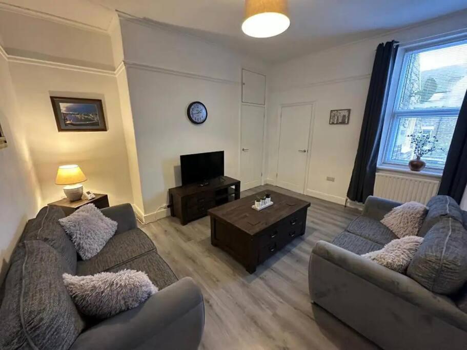 Blossom Holiday Lets - 3 Bed Bensham Apartment Gateshead Kültér fotó